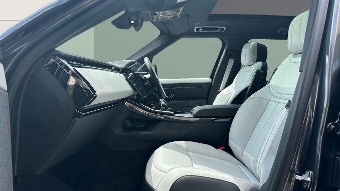 Land Rover Range Rover Sport 3.0 D250 Battersea Edition 5dr Auto Diesel Estate - Image 3